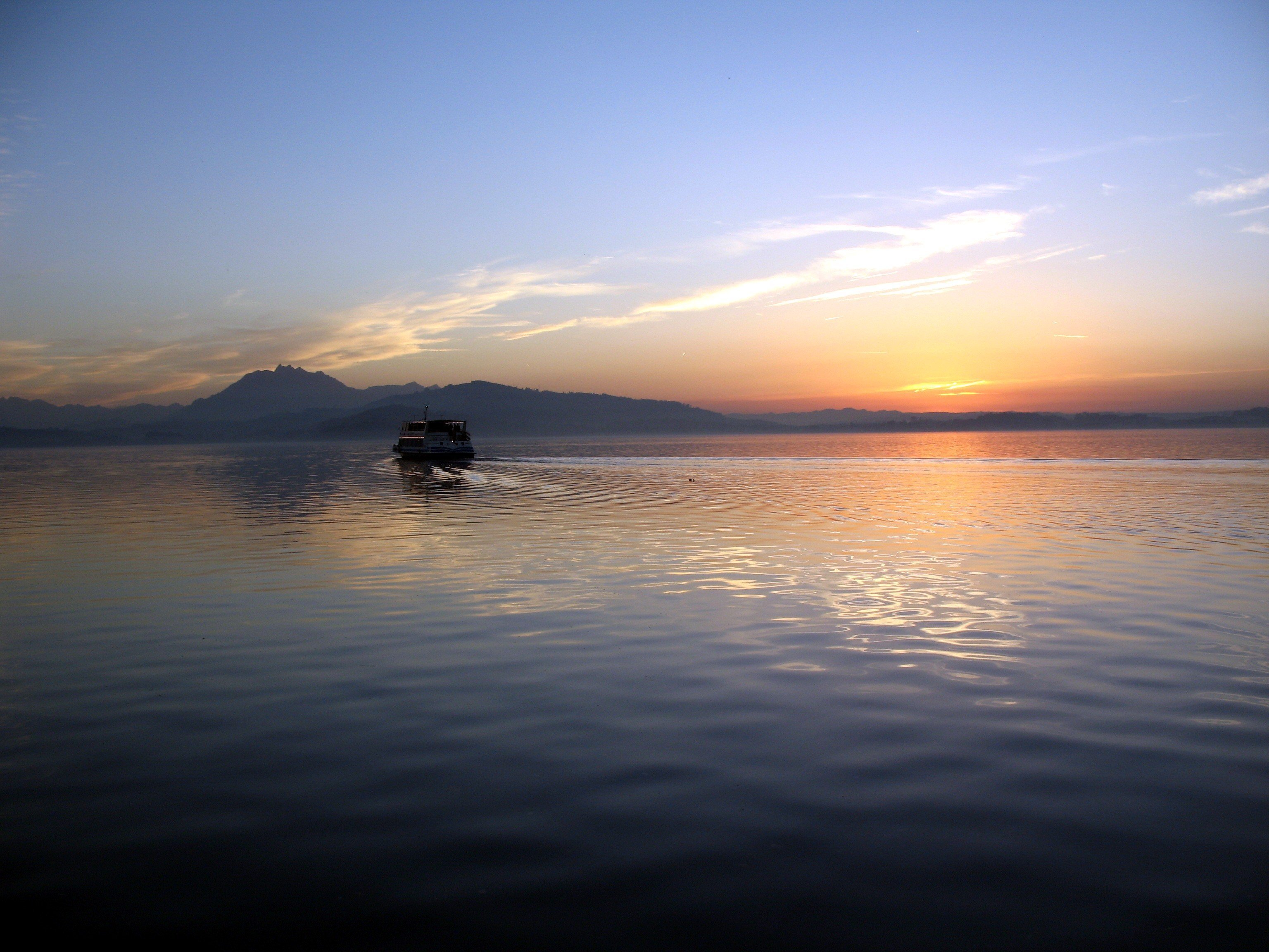 Sonnenuntergang über dem Zugersee
