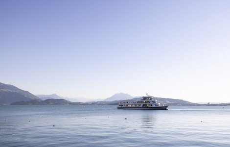 Kursschiff auf Zugersee