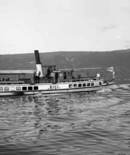 Archivaufnahme der MS Rigi auf dem Zugersee