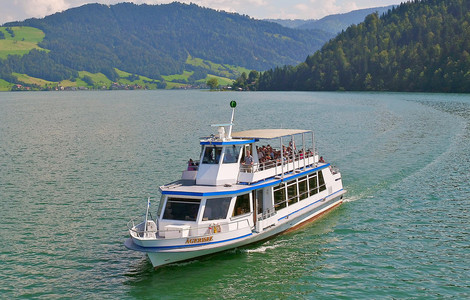 Schiff auf der Schifffahrt