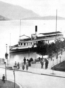 Archivaufnahme des Salondampfers Helvetica am Bahnhofssteg in Zug aus dem Jahr 1876