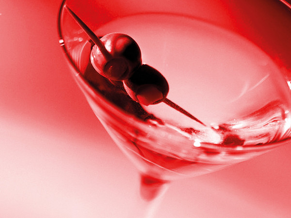 Drinkglas mit Olive