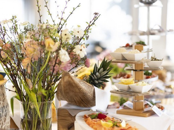 Flower arrangement on the Sunday buffet